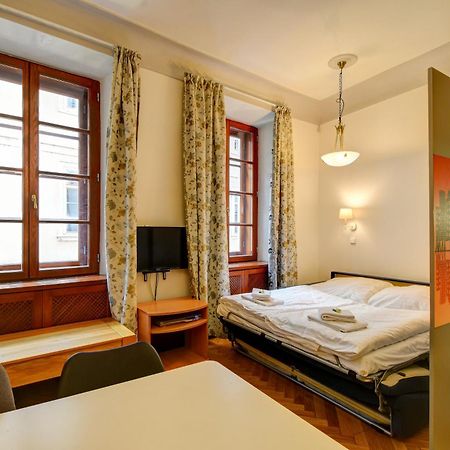 Historic Centre Apartments VIII Praag Buitenkant foto