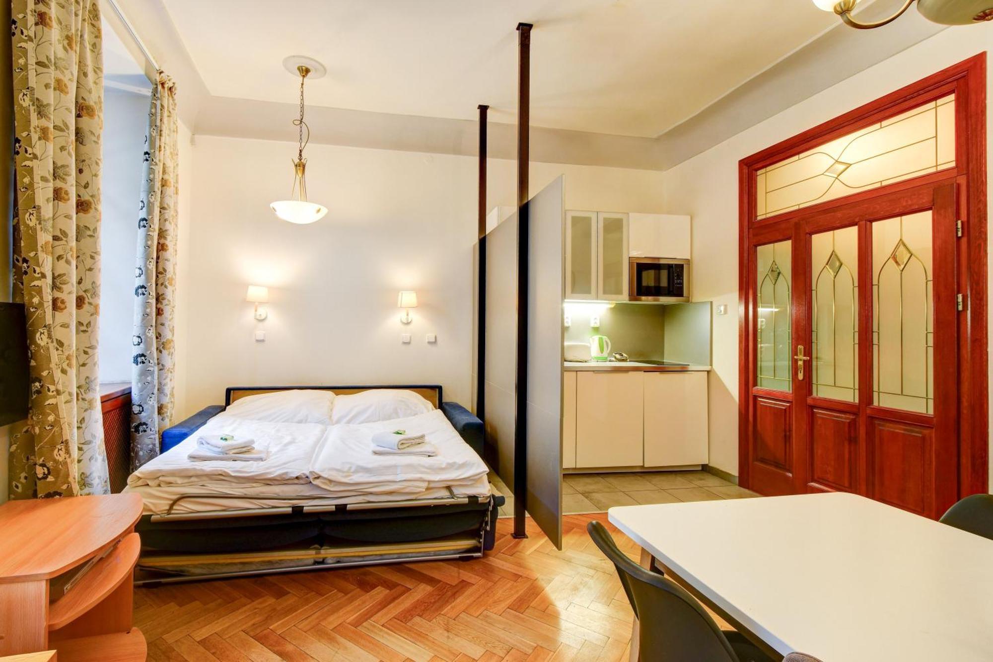 Historic Centre Apartments VIII Praag Buitenkant foto