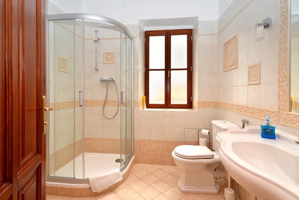 Historic Centre Apartments VIII Praag Kamer foto