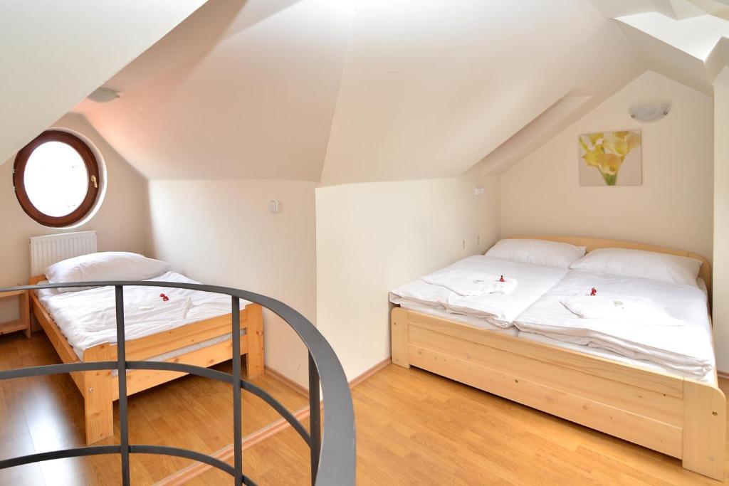 Historic Centre Apartments VIII Praag Kamer foto